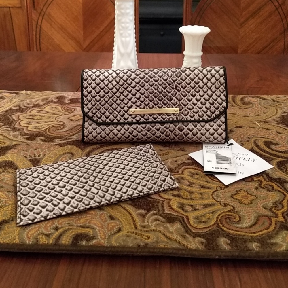 💥NWT💥RARE!!! Brahmin Tri-Fold Checkbook Wallet